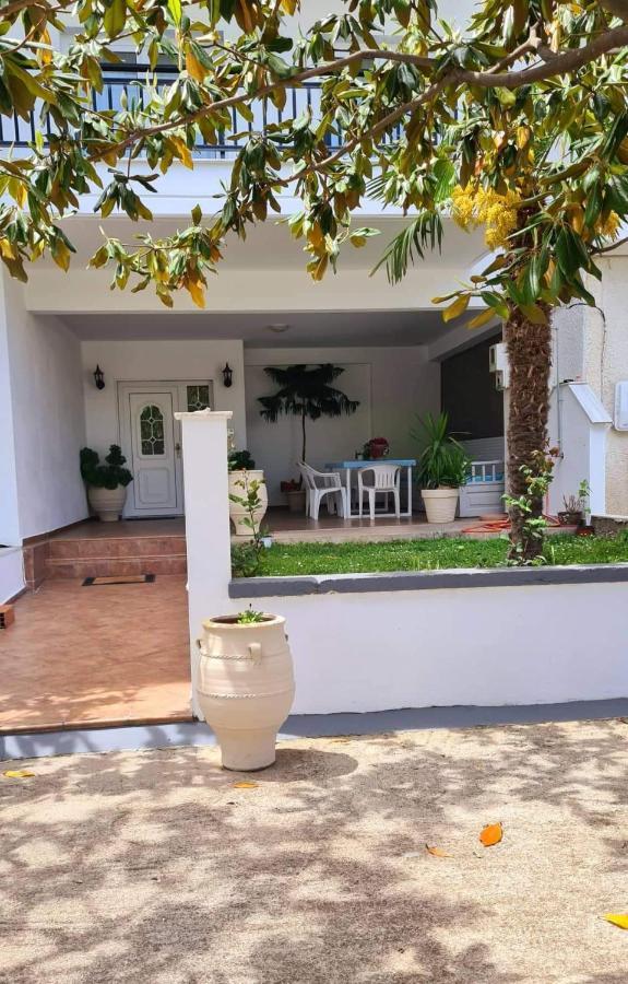 Studio Γιαννησ نيوي بوروي المظهر الخارجي الصورة